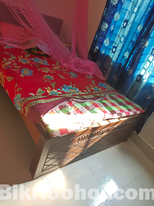 জরুরীভাবে বাসায় ব্যবহৃত কিছু জিনিস বিক্রি হবে